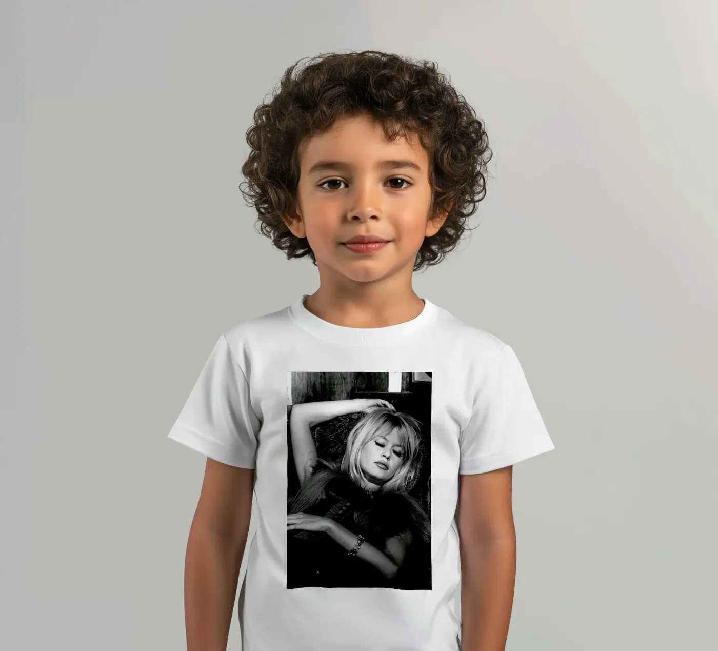 Brigitte Bardot 2 t-shirt bambini da Gallery Print and Art Limited