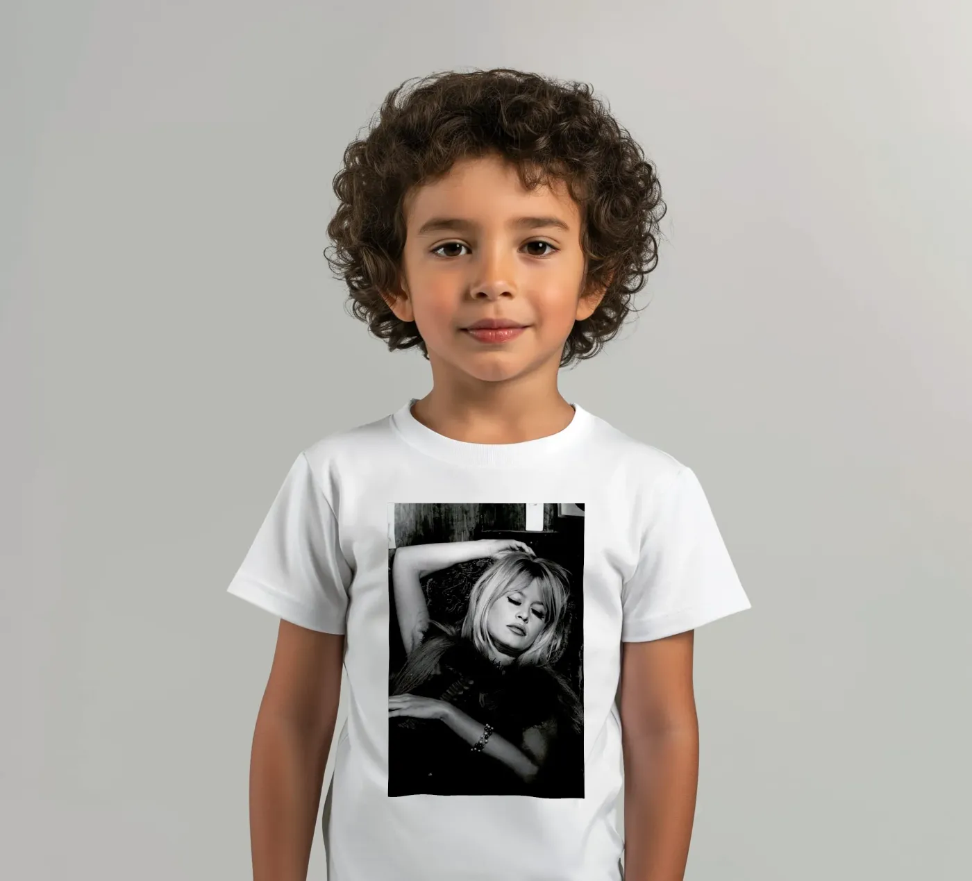 Brigitte Bardot 2 t-shirt bambini da Gallery Print and Art Limited