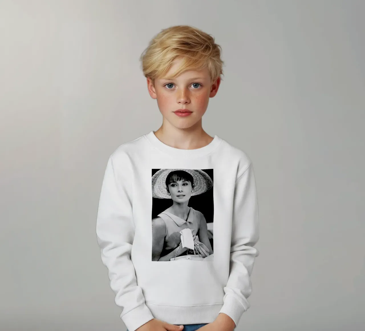 Audrey Hepburn 4 felpa bambino da Gallery Print and Art Limited