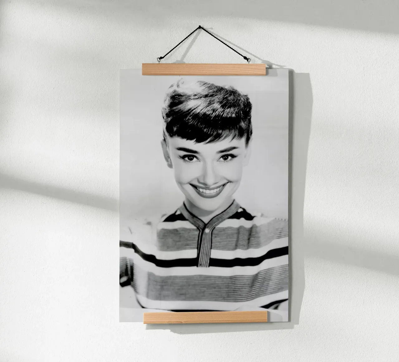 Audrey Hepburn 2 poster da Gallery Print and Art Limited
