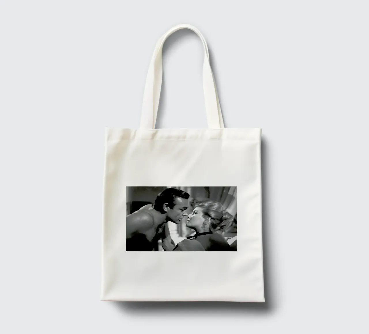 Sean Connery - From Russia with Love borsa in juta da Gallery Print and Art Limited