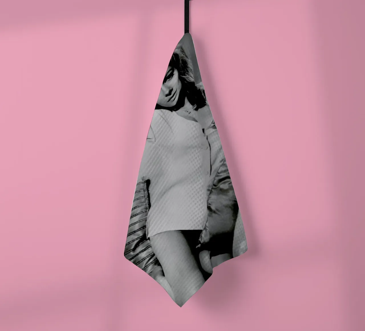 Luciana Paluzzi canovaccio da cucina da Gallery Print and Art Limited