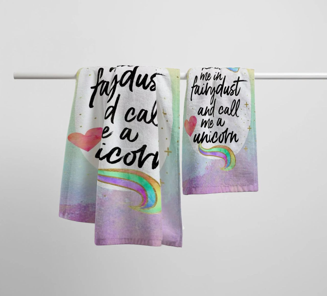 Roll Me in Fairydust Handtuch von Elisabeth Fredriksson