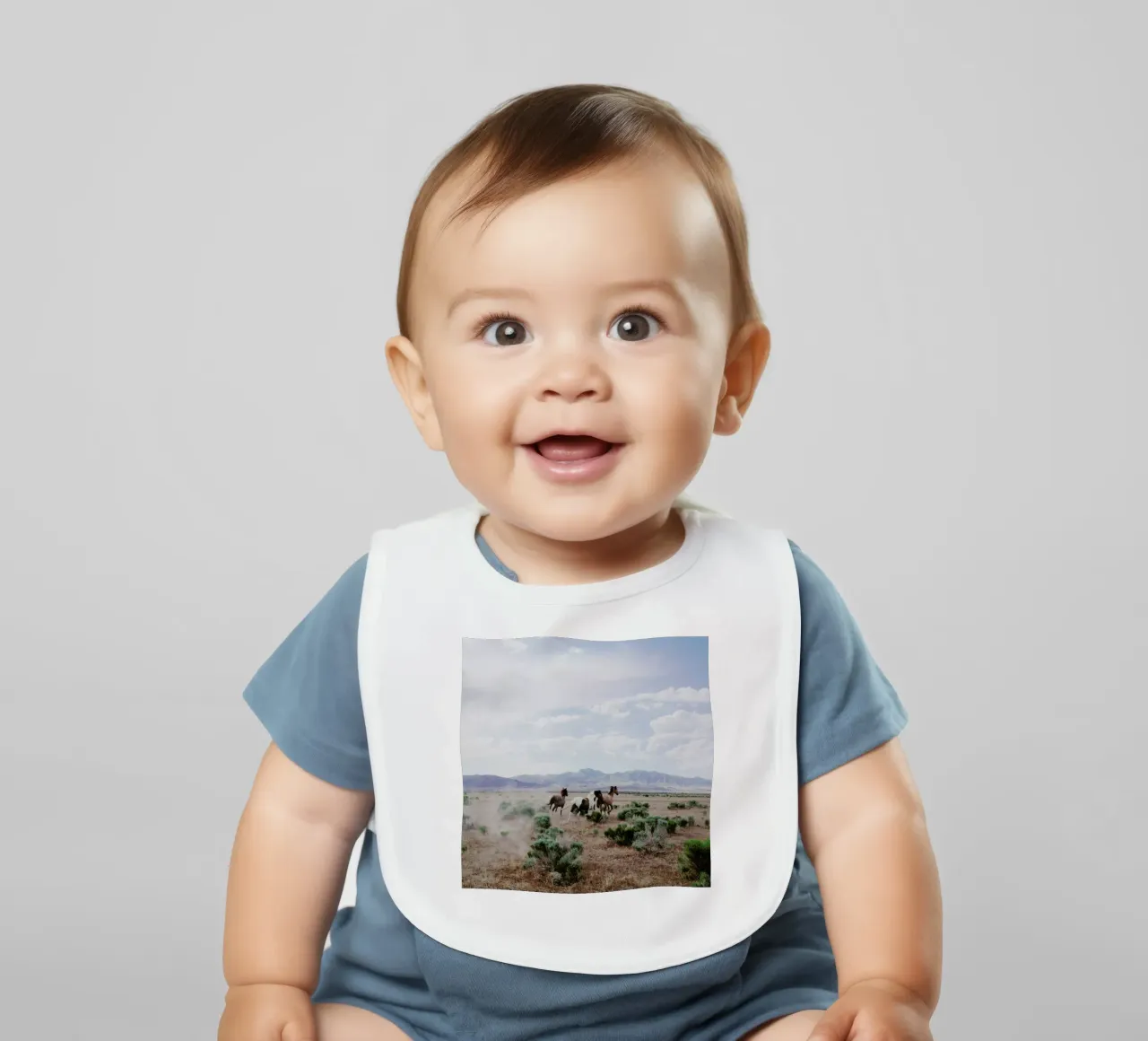 Running Horses bavaglino da Kevin Russ