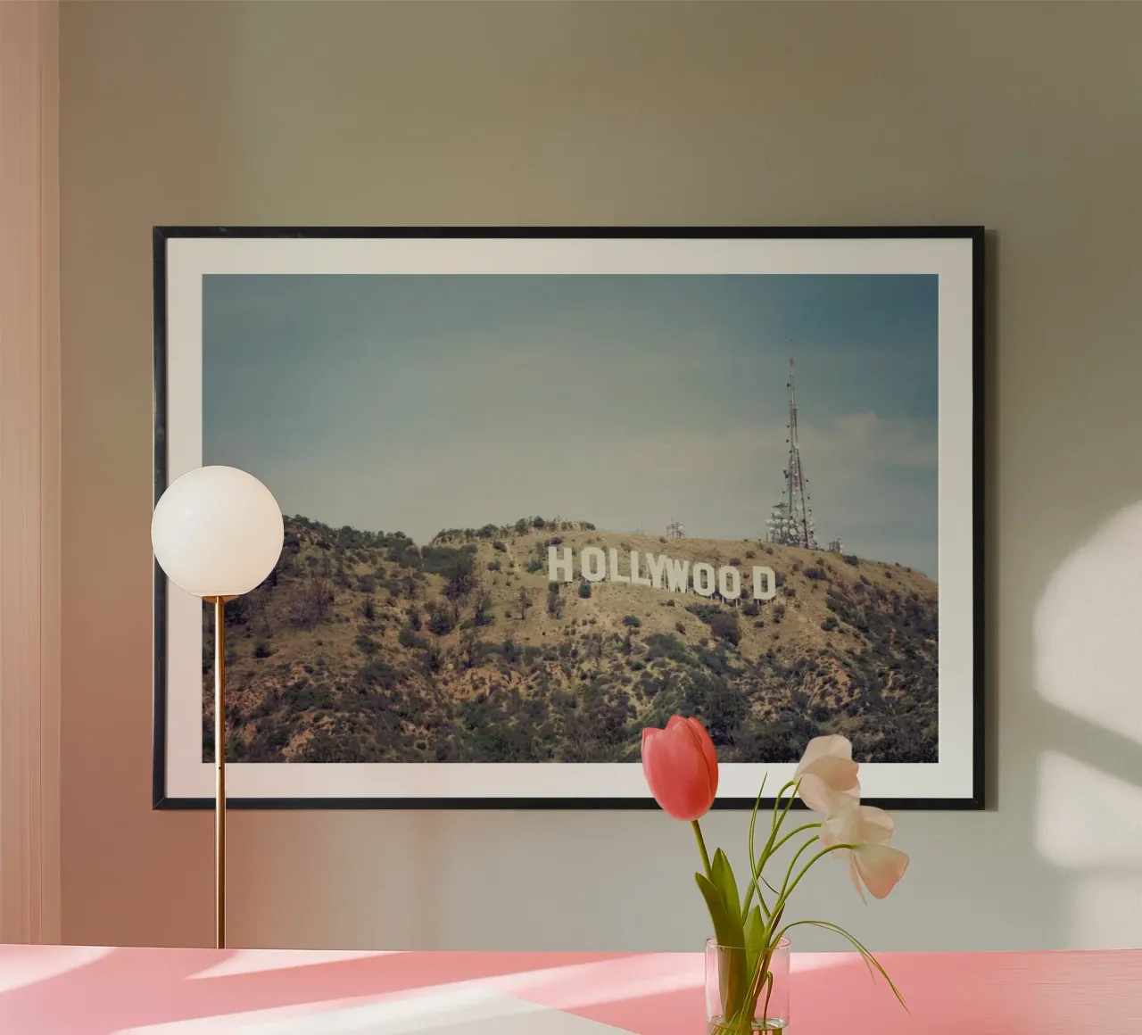 Hollywood poster con telaio in plastica da Catherine McDonald