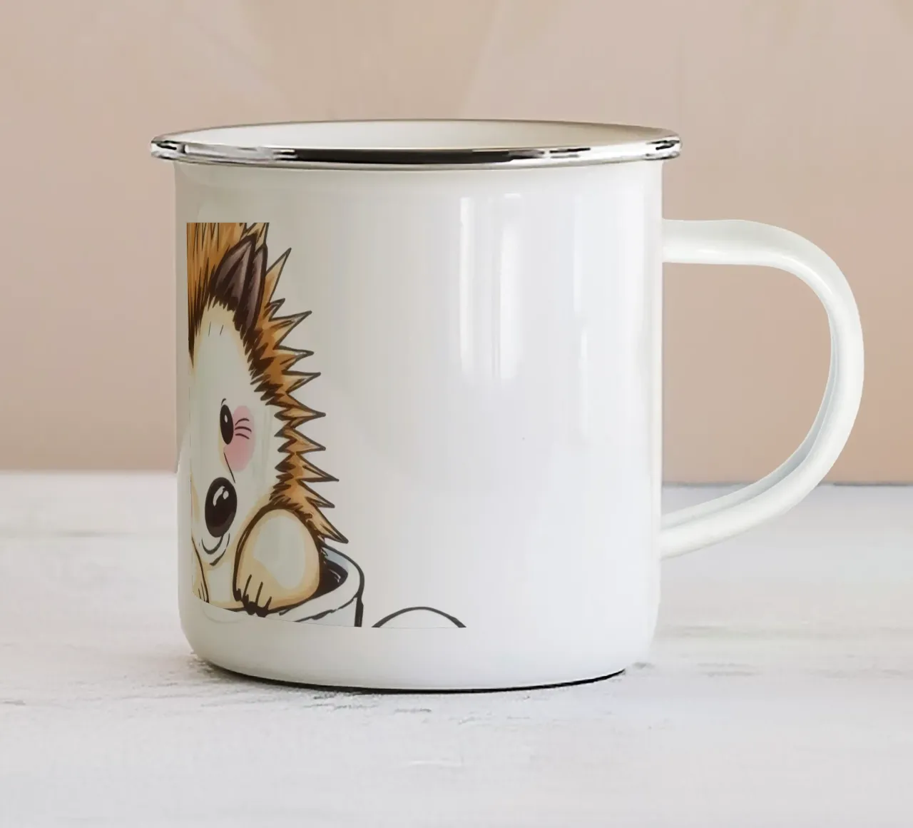 Hérisson mignon assis dans une tasse à thé blanche avec une expression charmante mug en émail de DesignDoodle