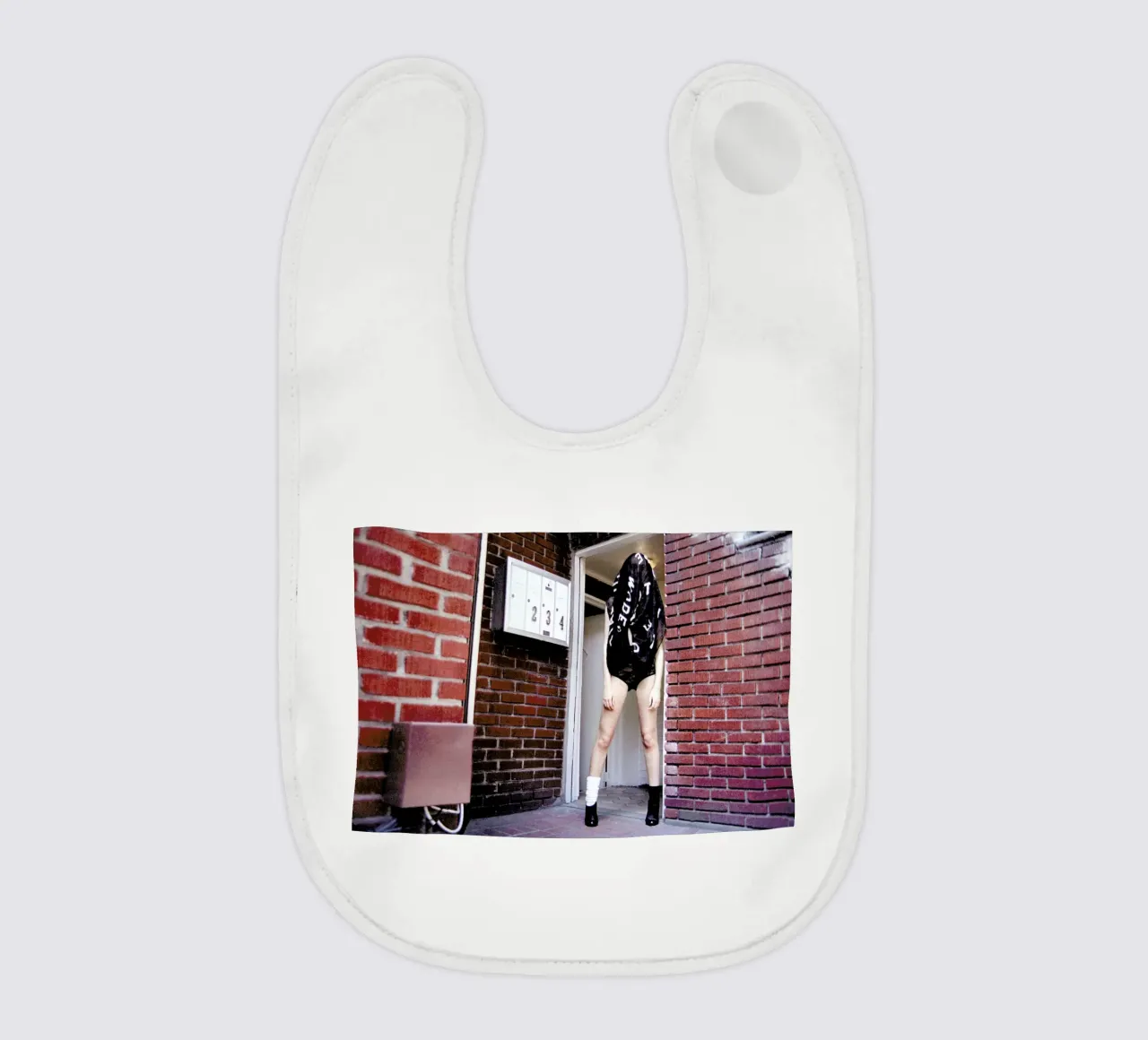 Covered up bavaglino da Aysha Banos