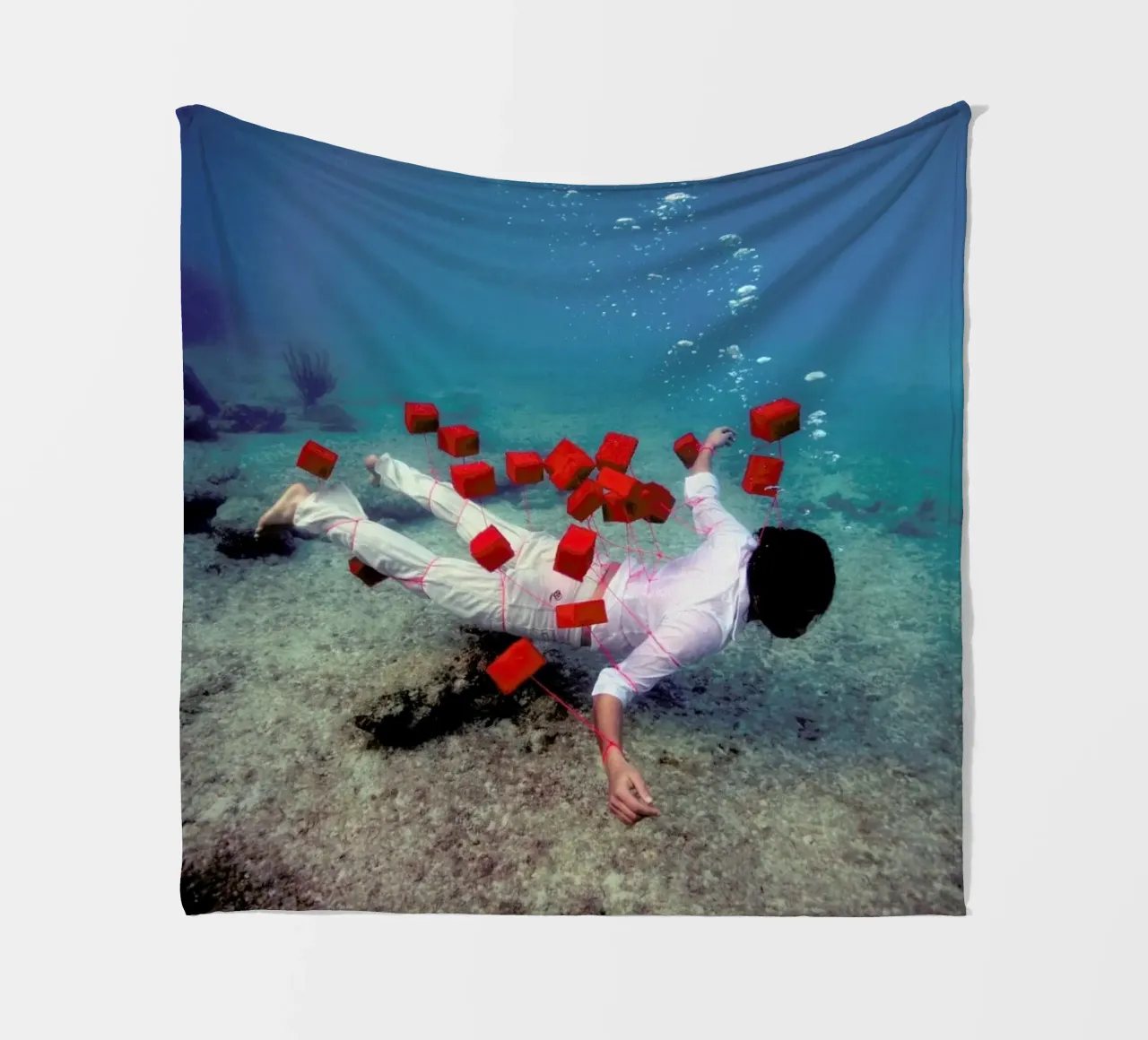 Red Squares coperta in pile da James Cooper