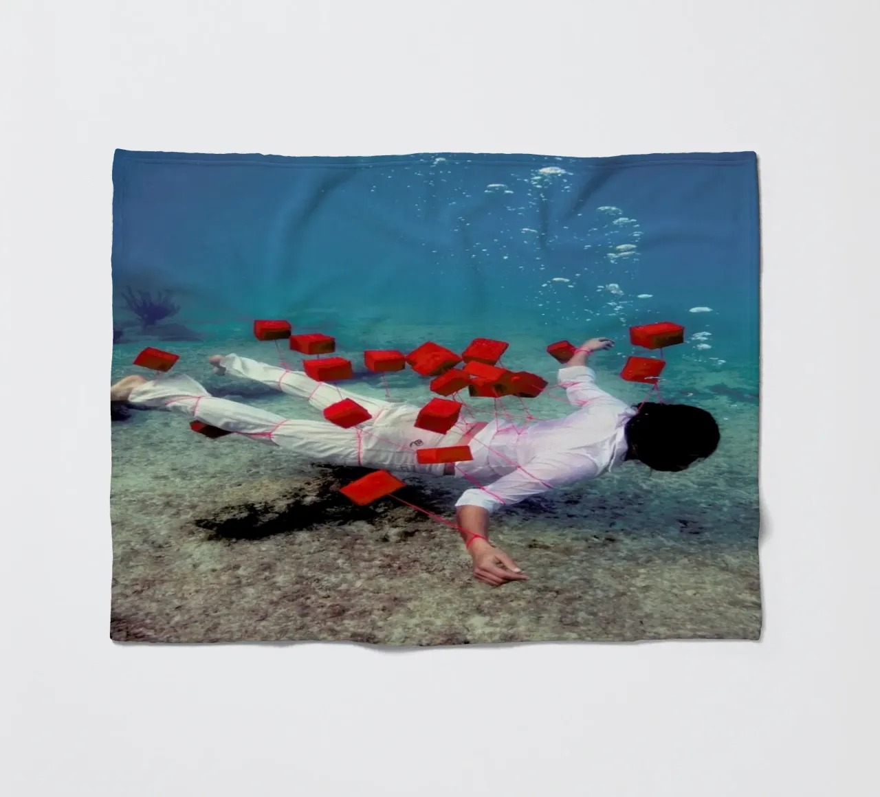 Red Squares coperta in pile da James Cooper