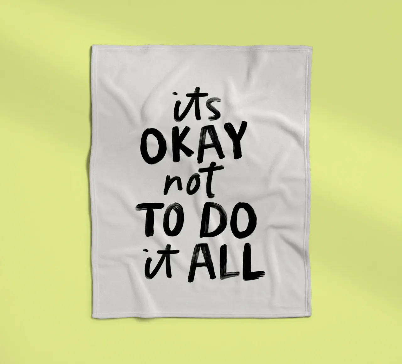 Va bene non fare tutto in bianco e nero tipografico coperta in pile da THE MOTIVATED TYPE