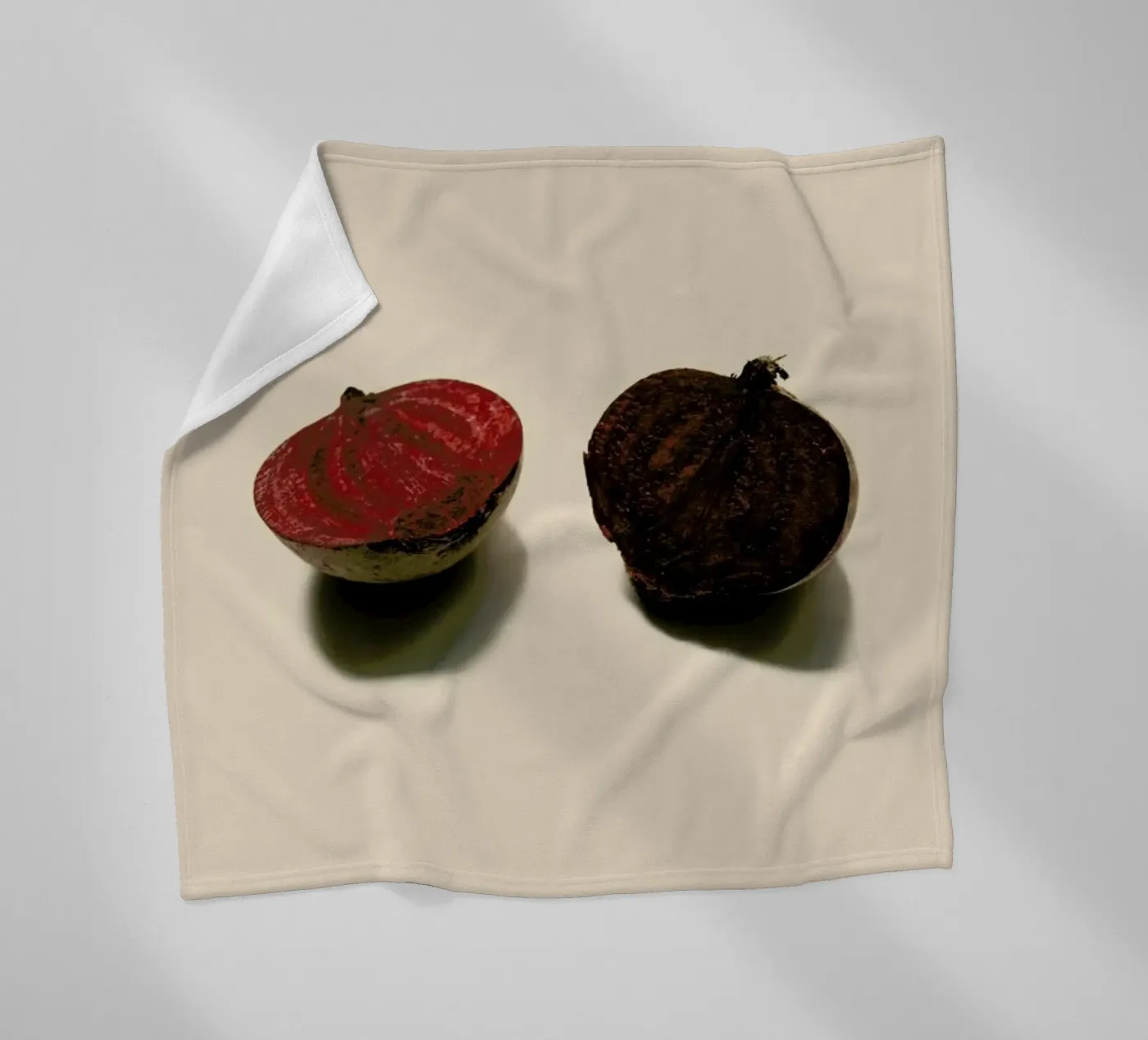 Red Beetroots Fleecedecke von Elena Veronese