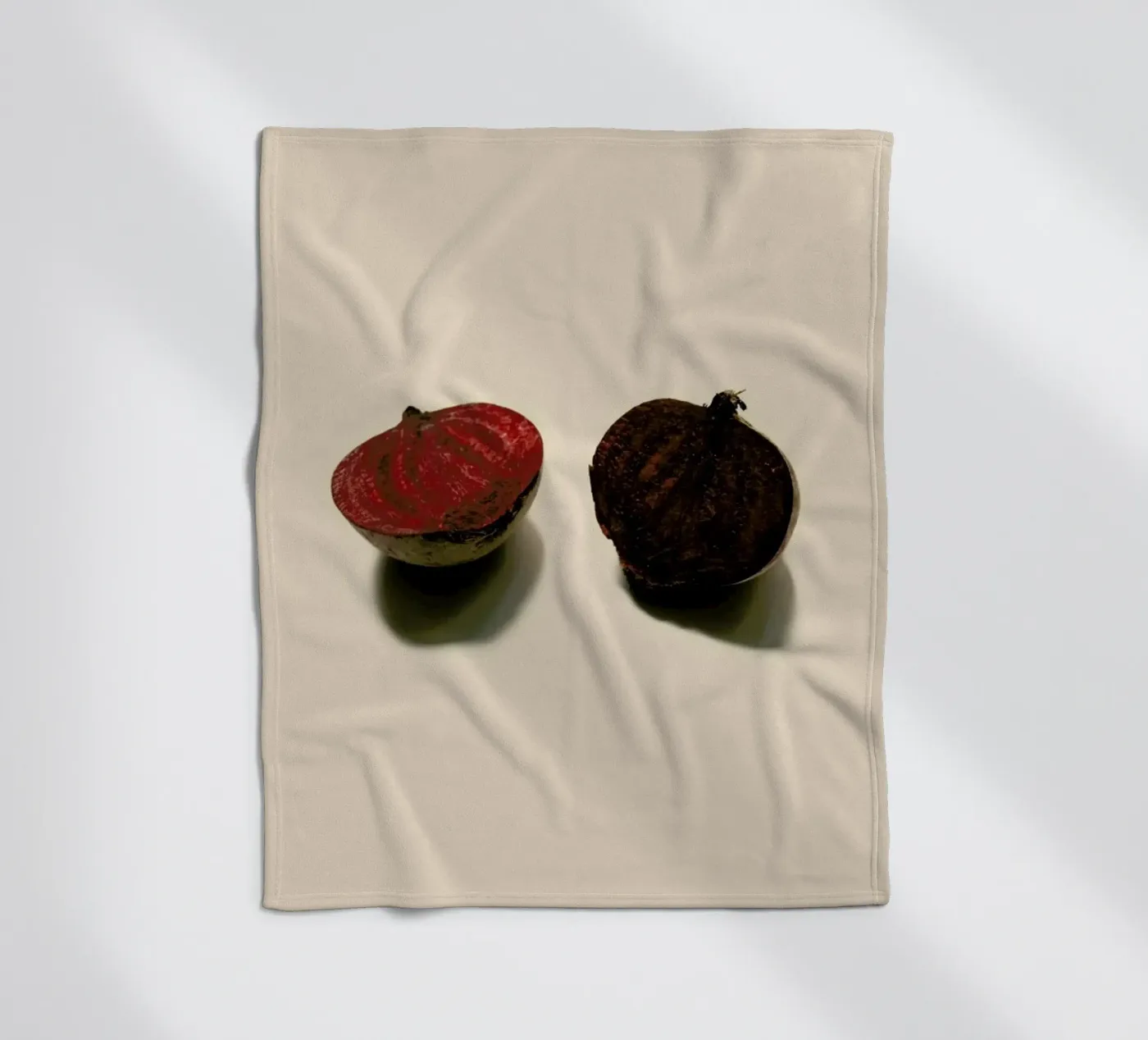 Red Beetroots Fleecedecke von Elena Veronese