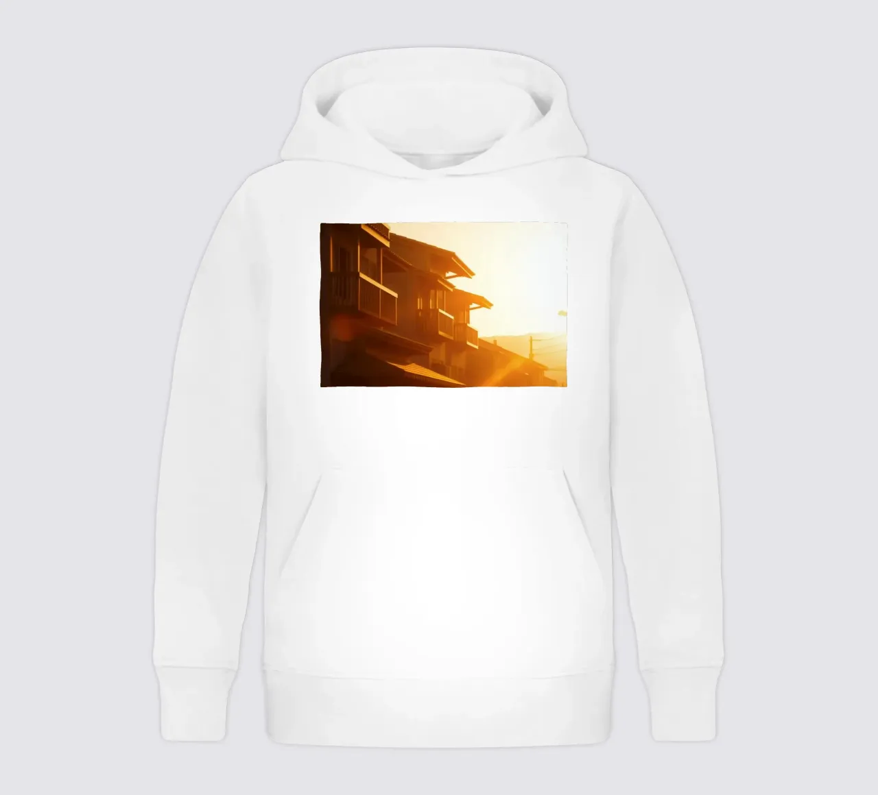 Schöner Sonnenuntergang beleuchtet Wohnhäuser Kinder Hoodie von DesignDoodle