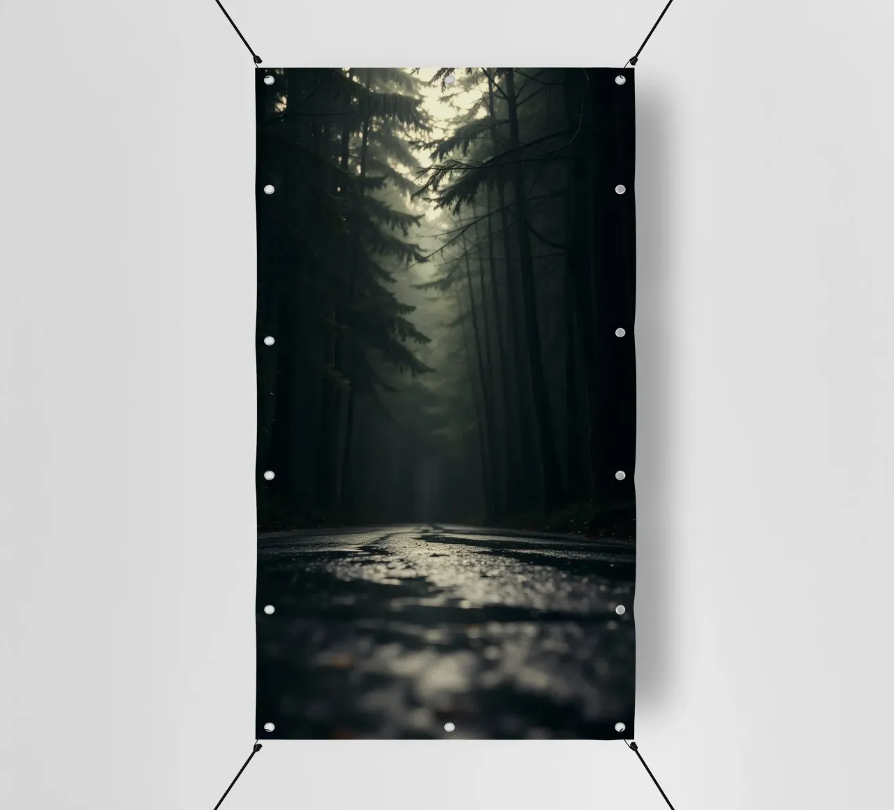 Chemin forestier brumeux avec une lumière douce filtrant à travers les grands arbres bâche pvc de DesignDoodle