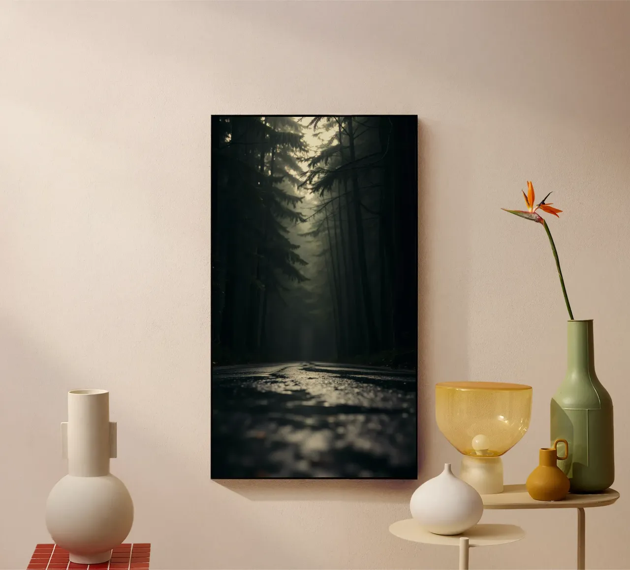 Chemin forestier brumeux avec une lumière douce filtrant à travers les grands arbres plexiglas de DesignDoodle