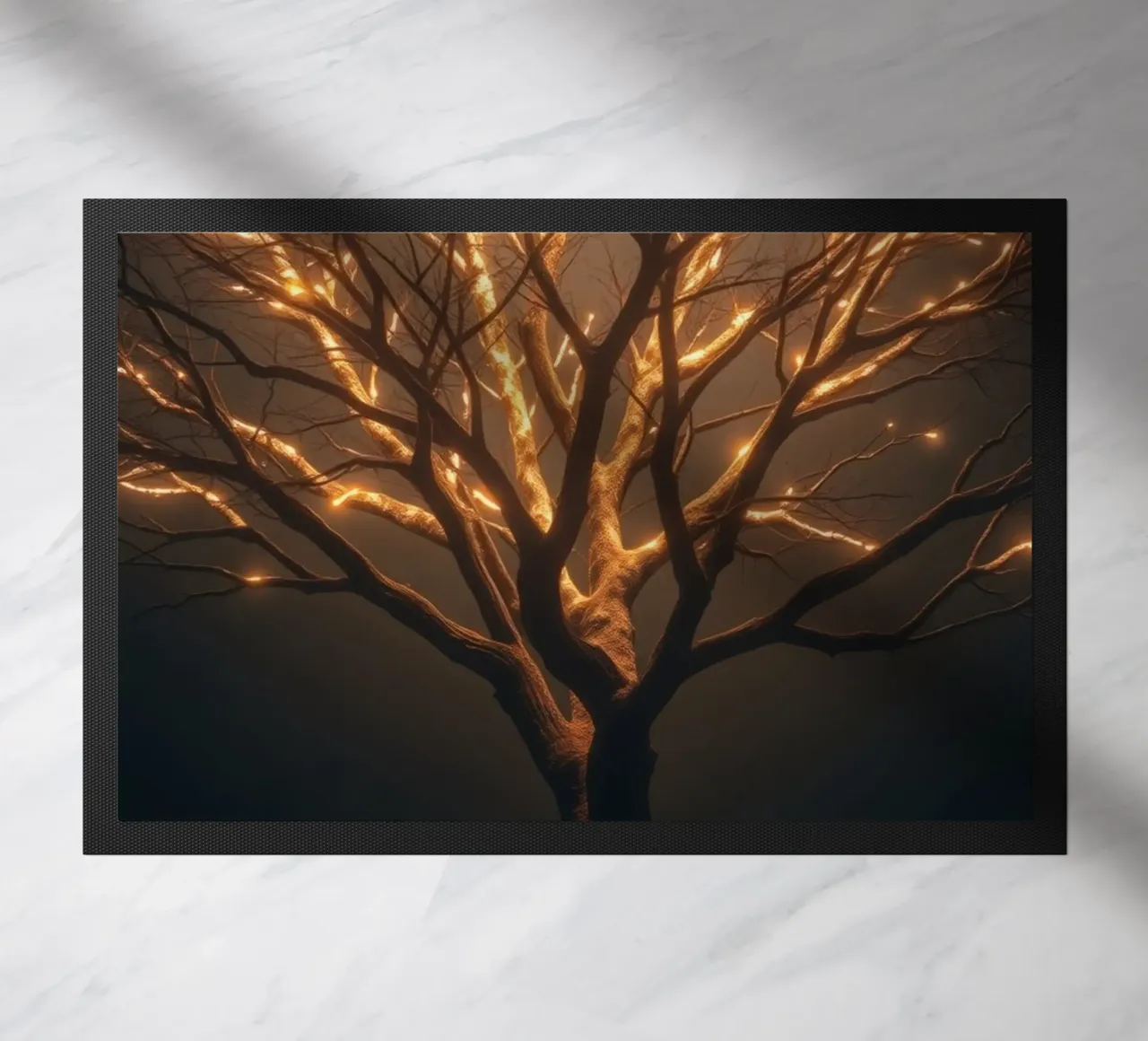 I rami di un albero illuminati creano un astratto accattivante zerbino da DesignDoodle