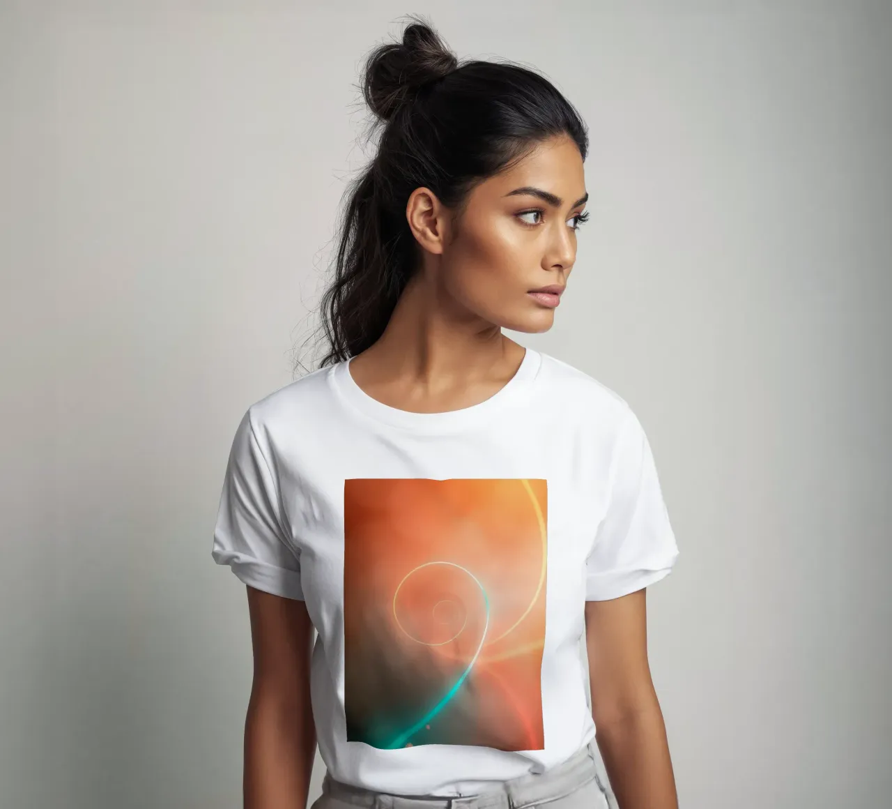 Dynamisch abstract spiraalontwerp met zachte verlopen t-shirt van DesignDoodle