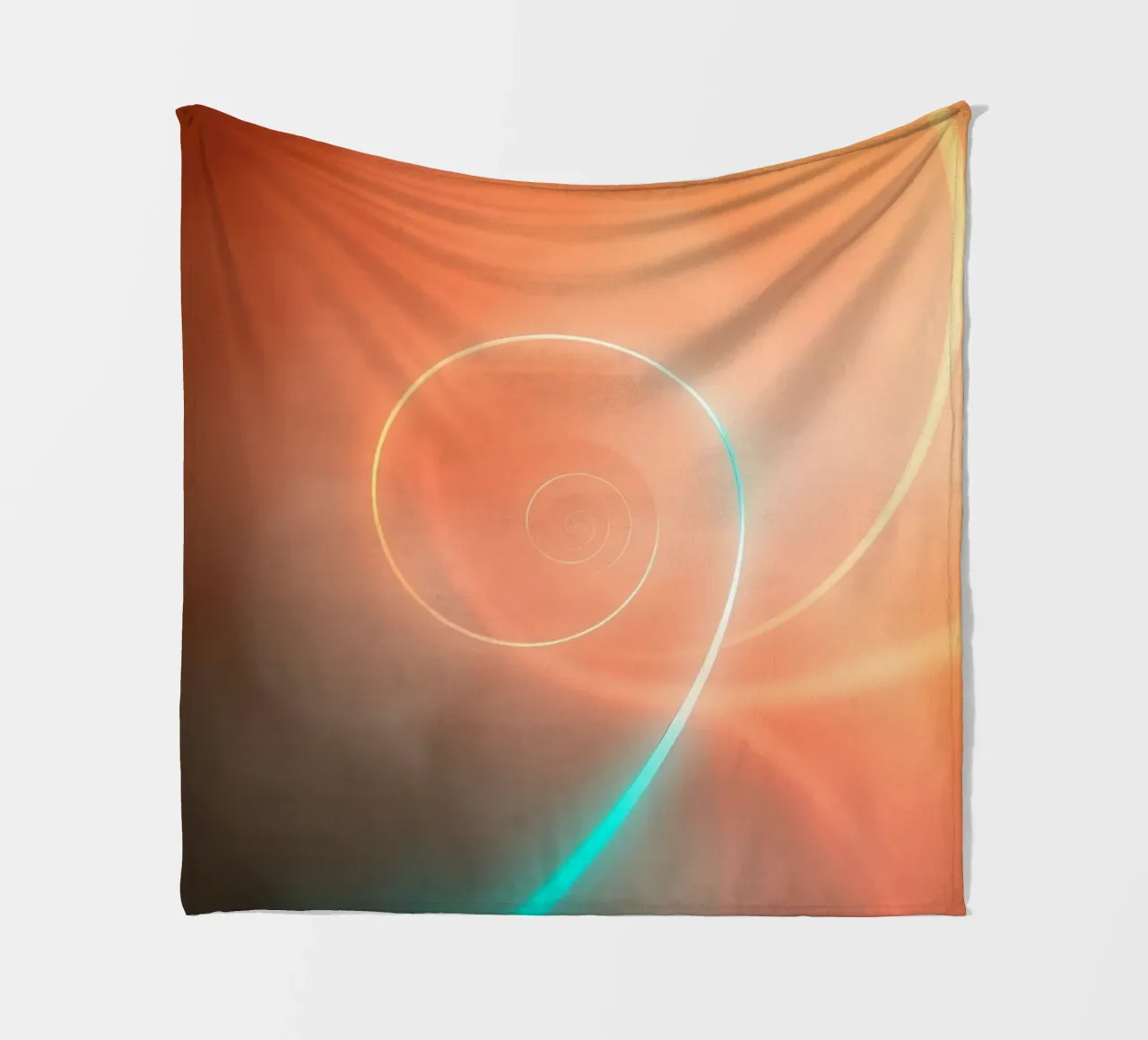 Dynamisches abstraktes Spiraldesign mit weichen Farbverläufen Fleecedecke von DesignDoodle