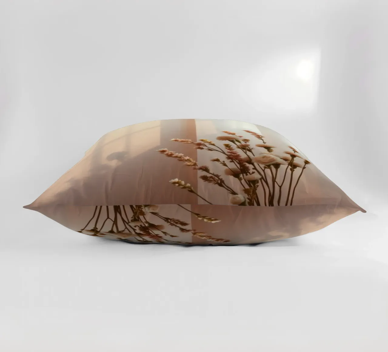 La luce soffusa filtra attraverso tende velate con fiori tranquilli. cuscino da DesignDoodle
