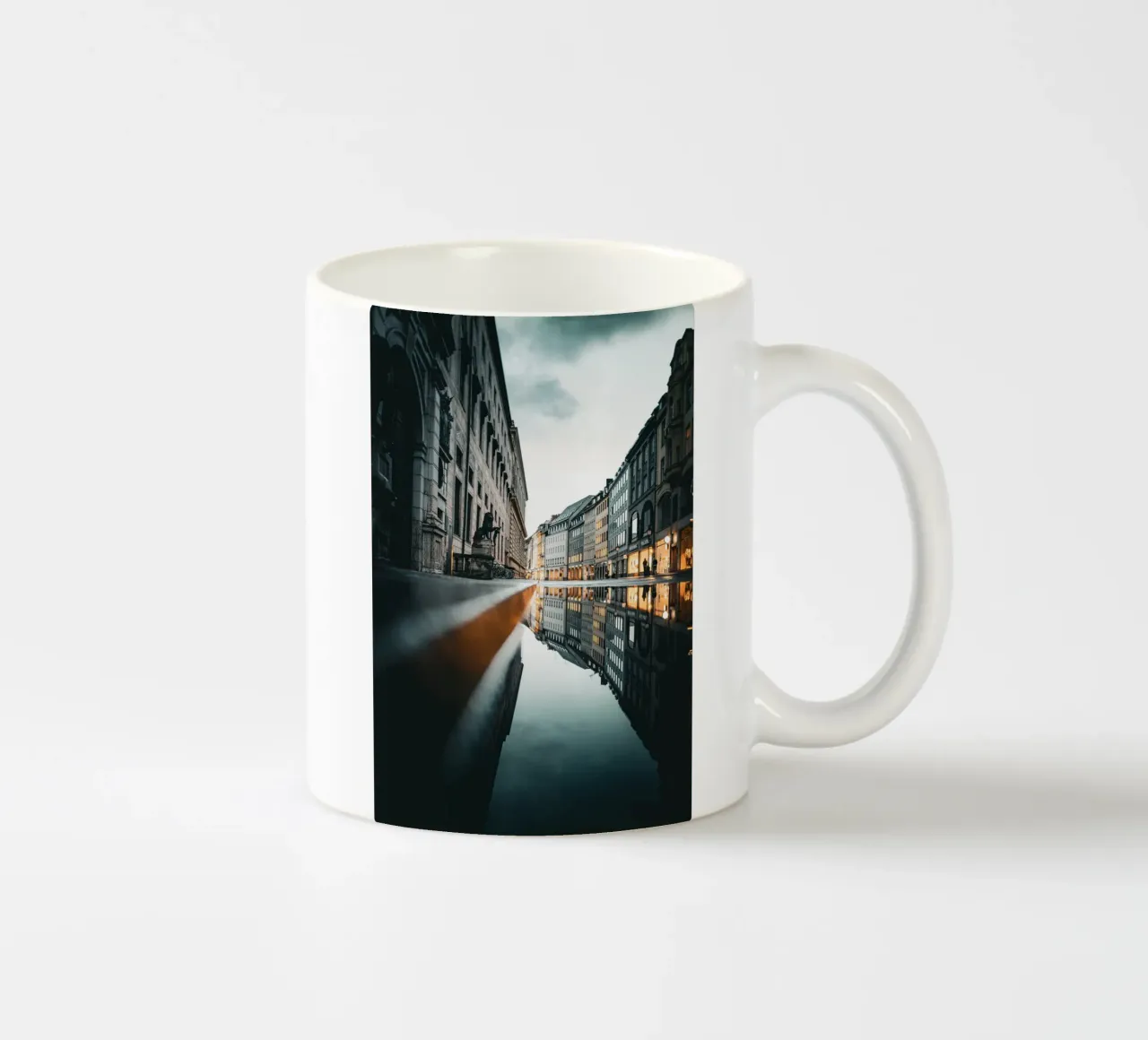 München tazza in ceramica da Flo Klein