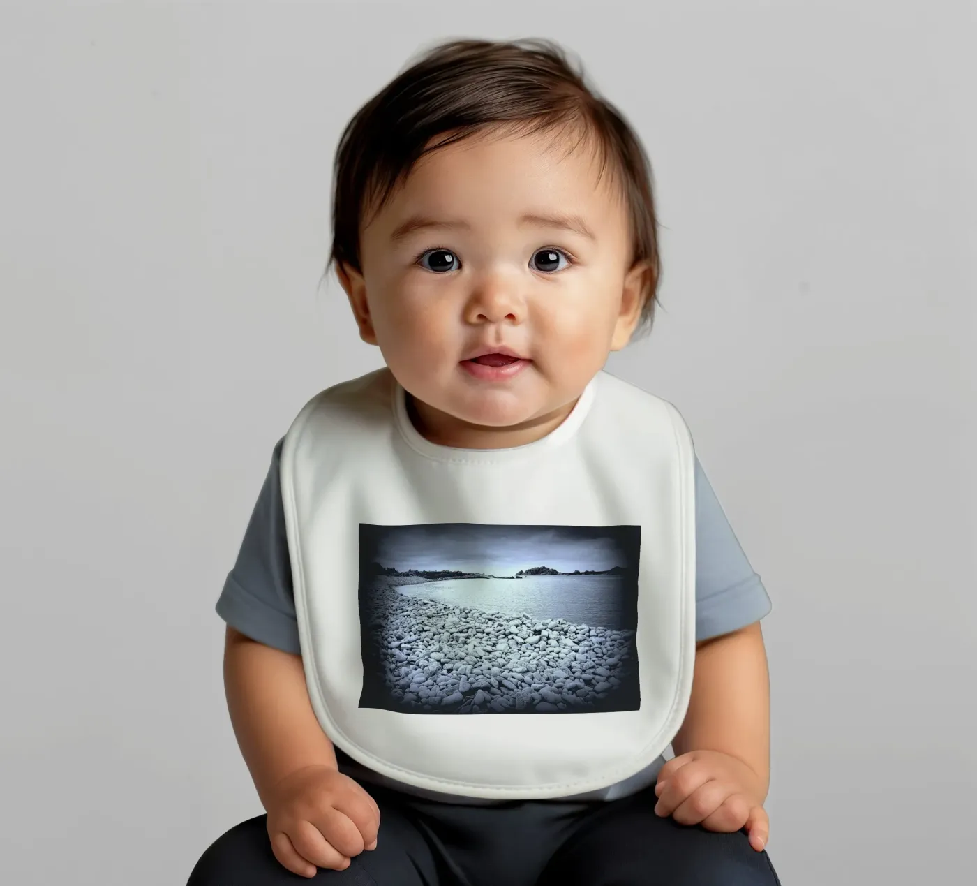 BW28 baby bib by Thierry vobmann photography