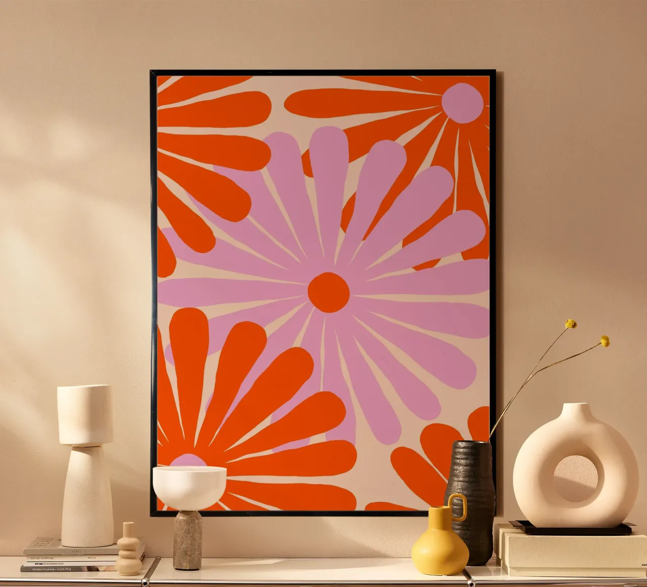 Rote und pinke Blumen poster con telaio in plastica da All Colours