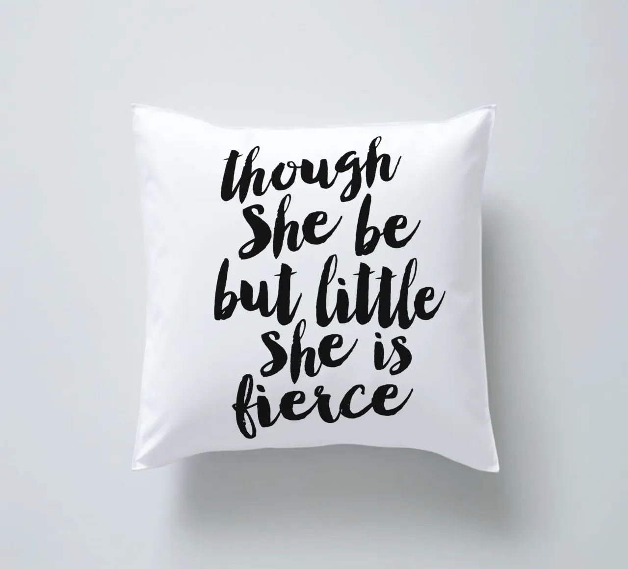 Anche se è piccola, è una forte motivazione per le donne cuscino da THE MOTIVATED TYPE