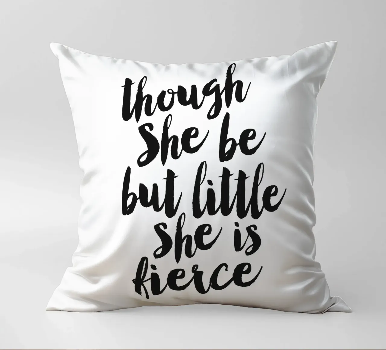 Anche se è piccola, è una forte motivazione per le donne cuscino da THE MOTIVATED TYPE
