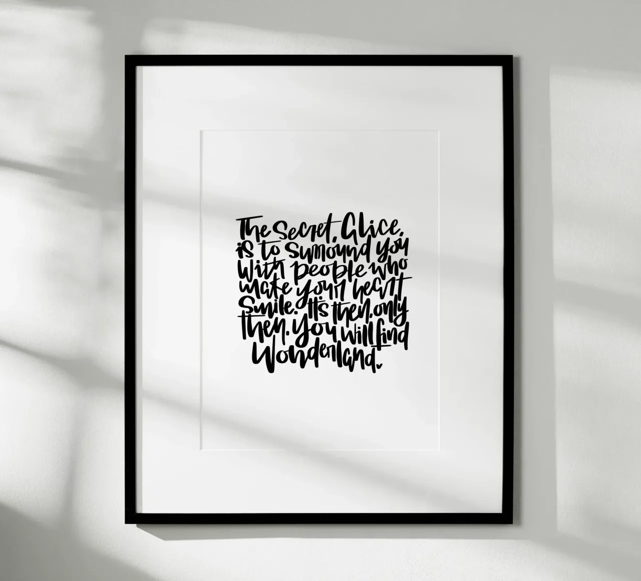 Alice in Wonderland poster met houten frame van LIMITED EDITION LETTERS