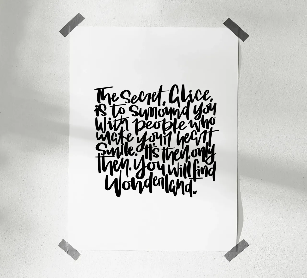 Alice in Wonderland poster met houten frame van LIMITED EDITION LETTERS