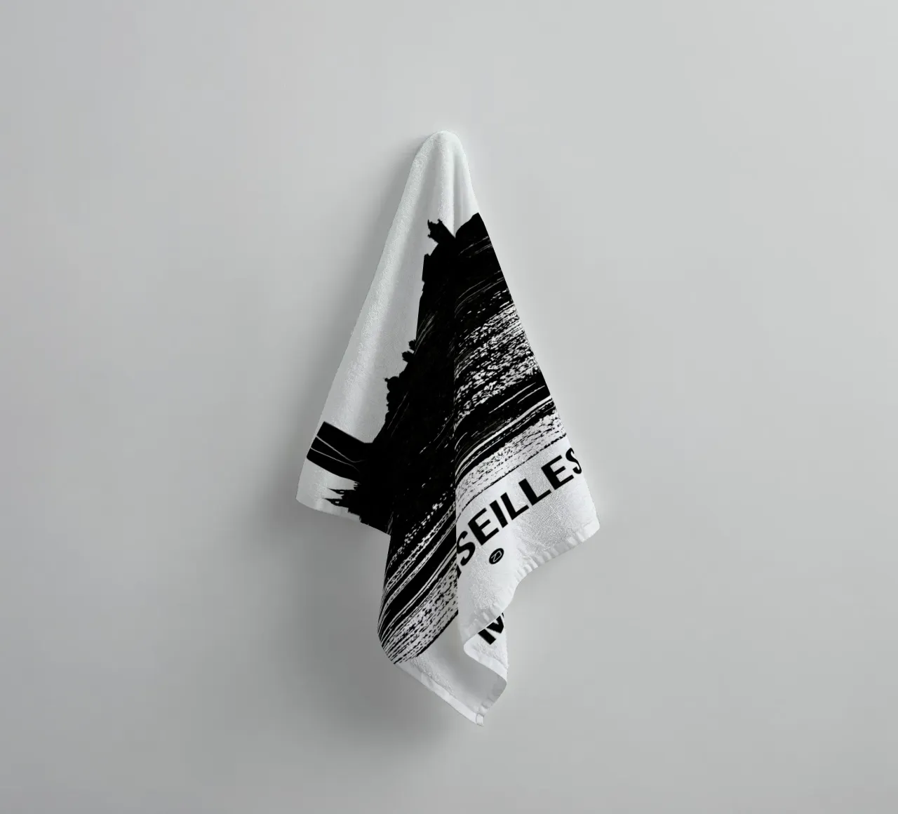 Marseilles Skyline Brush Stroke badhanddoek van Naxart