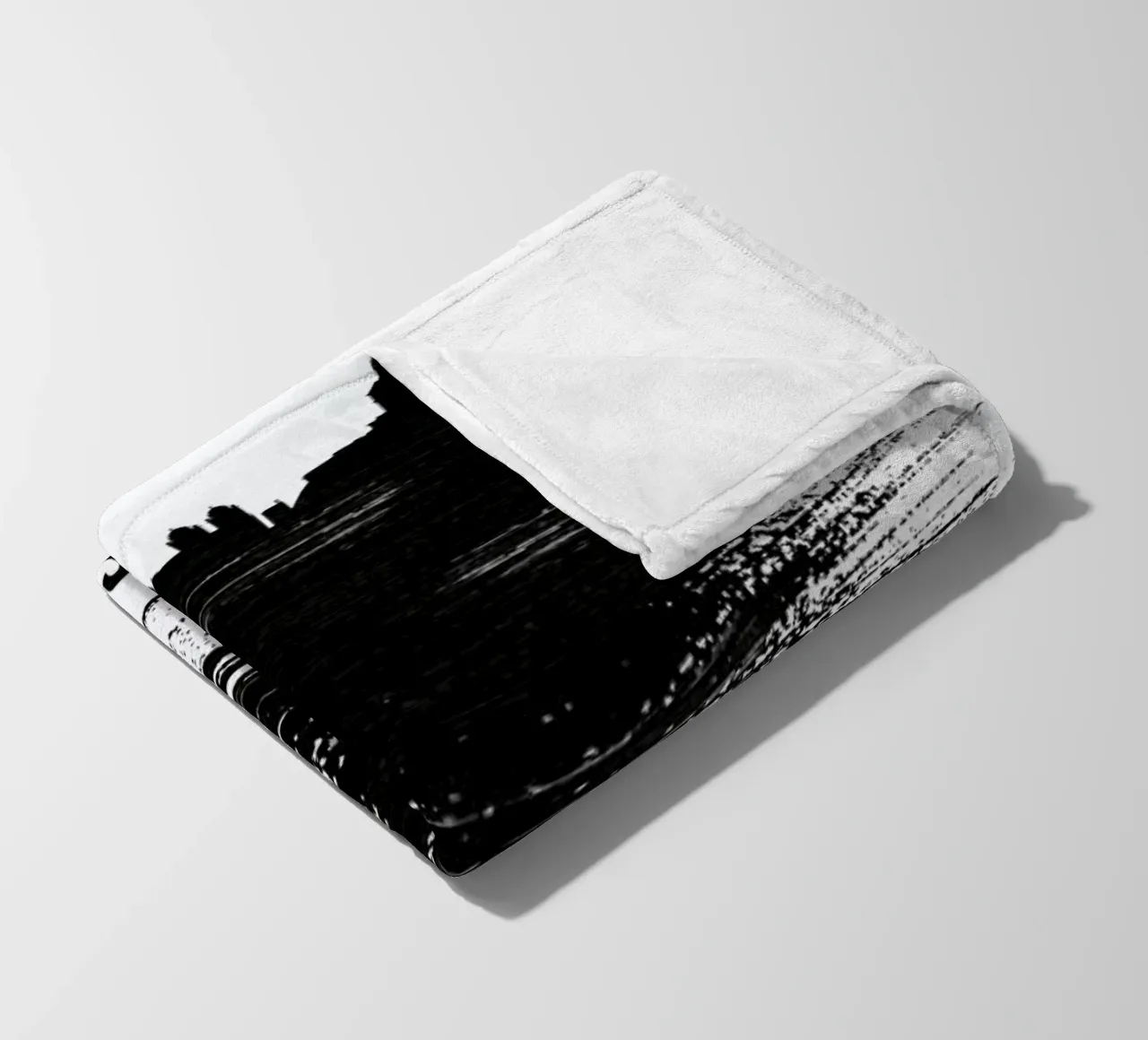 Marseilles Skyline Brush Stroke Fleecedecke von Naxart