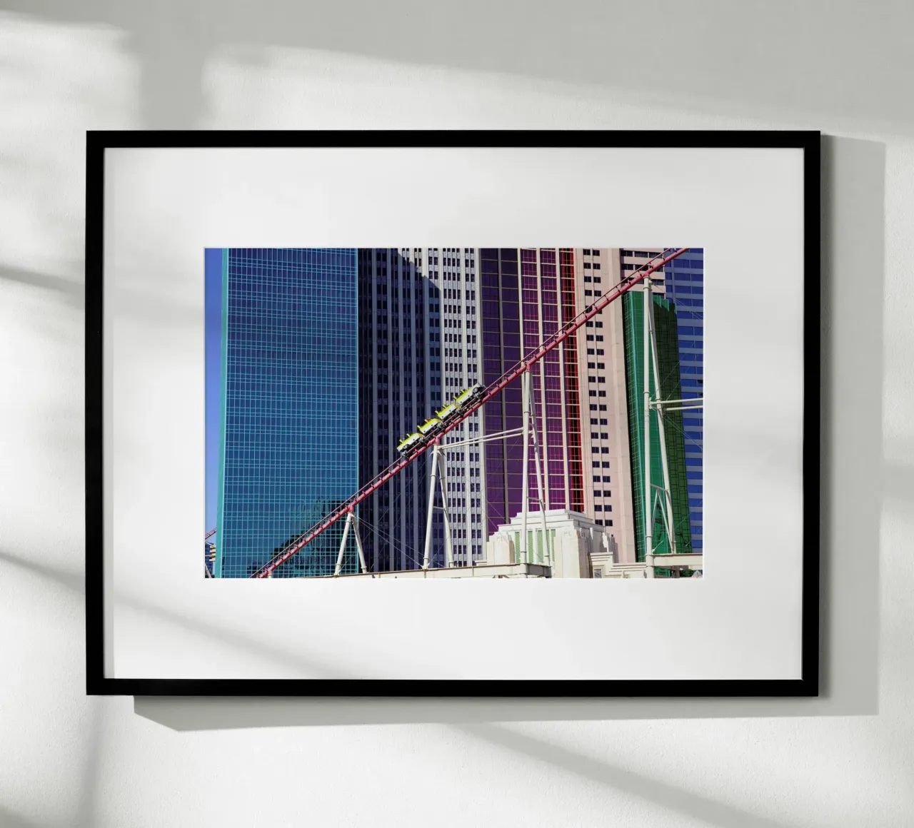 Achterbahn Vegas poster con telaio in plastica da Flo Klein