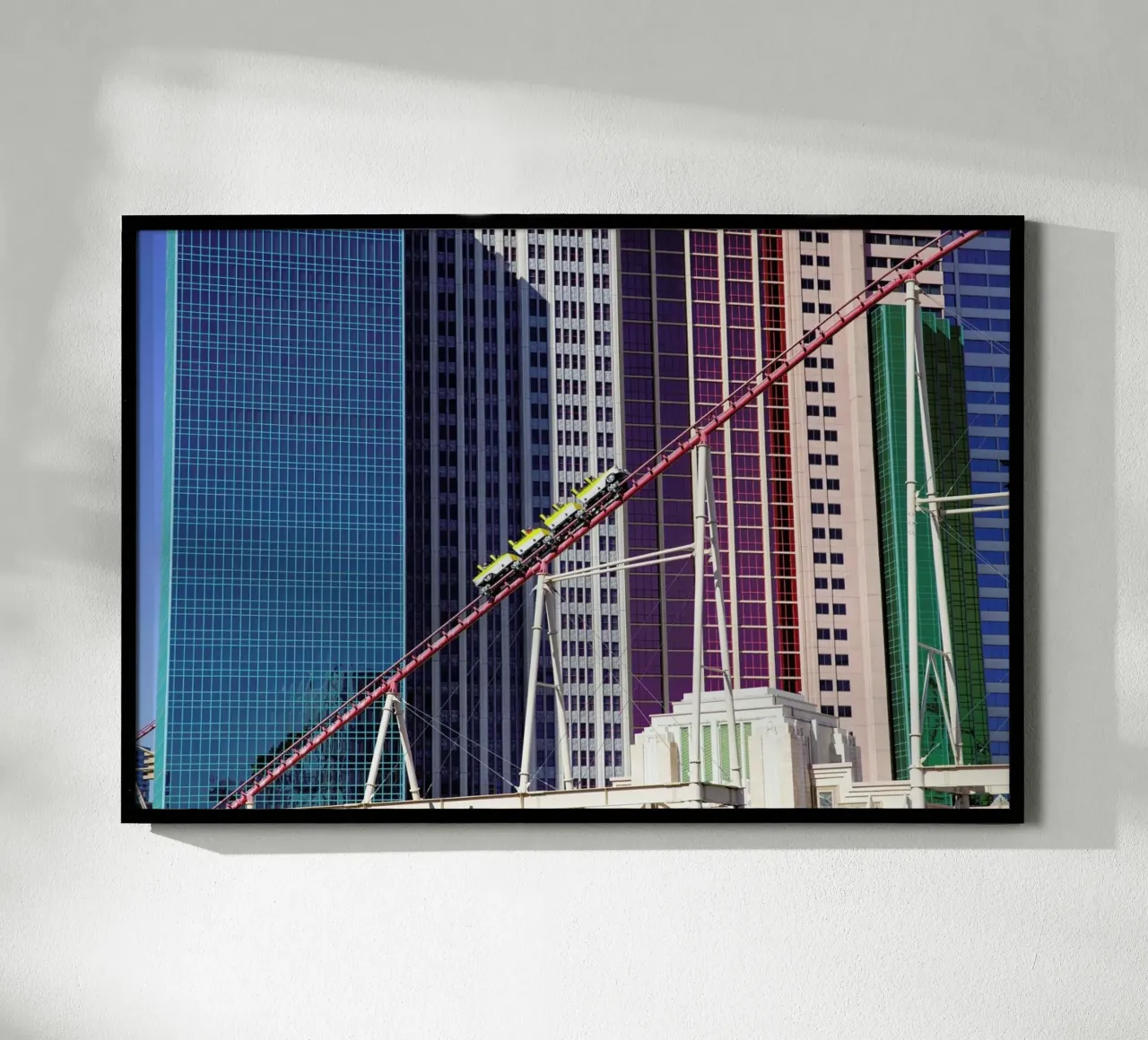 Achterbahn Vegas poster con telaio in plastica da Flo Klein