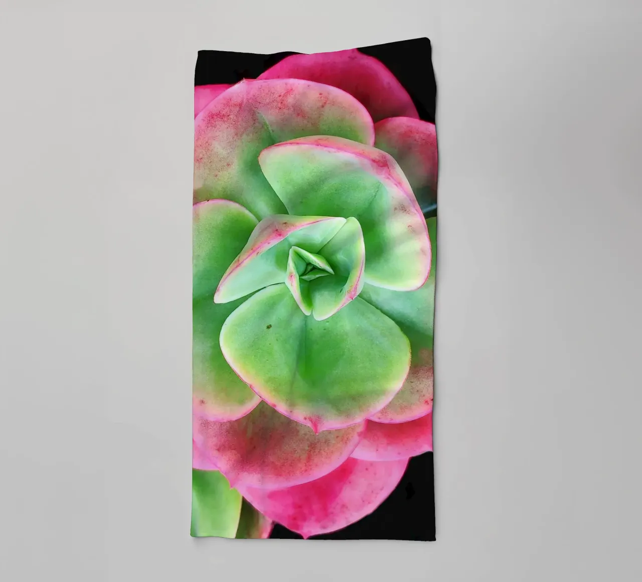Succulenta rosa e verde asciugamano da bagno da Teresa André