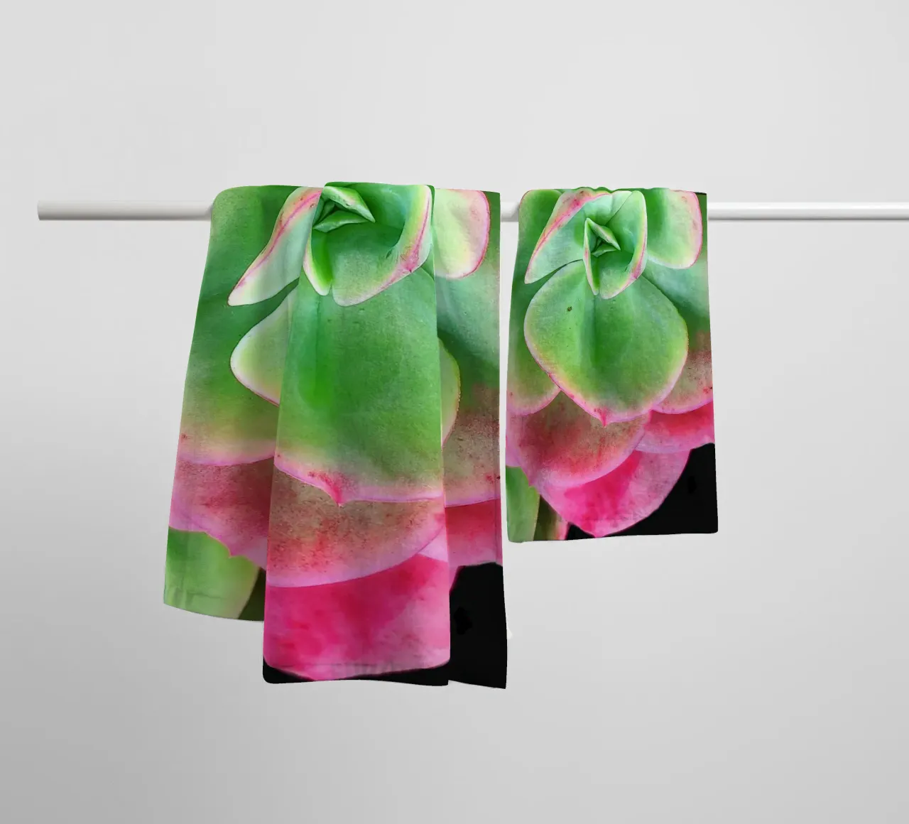 Succulenta rosa e verde asciugamano da bagno da Teresa André
