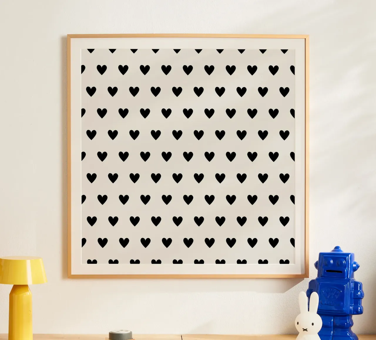 Valentin Herzen Schwarz poster con telaio in legno da Studio ROSAGRAU