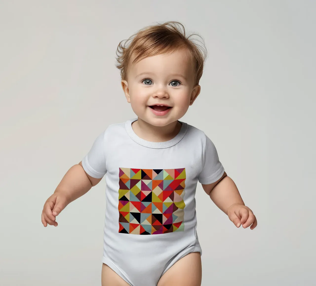 Bright Geometric Happy Pattern body neonato maniche corte da Tobe Fonseca