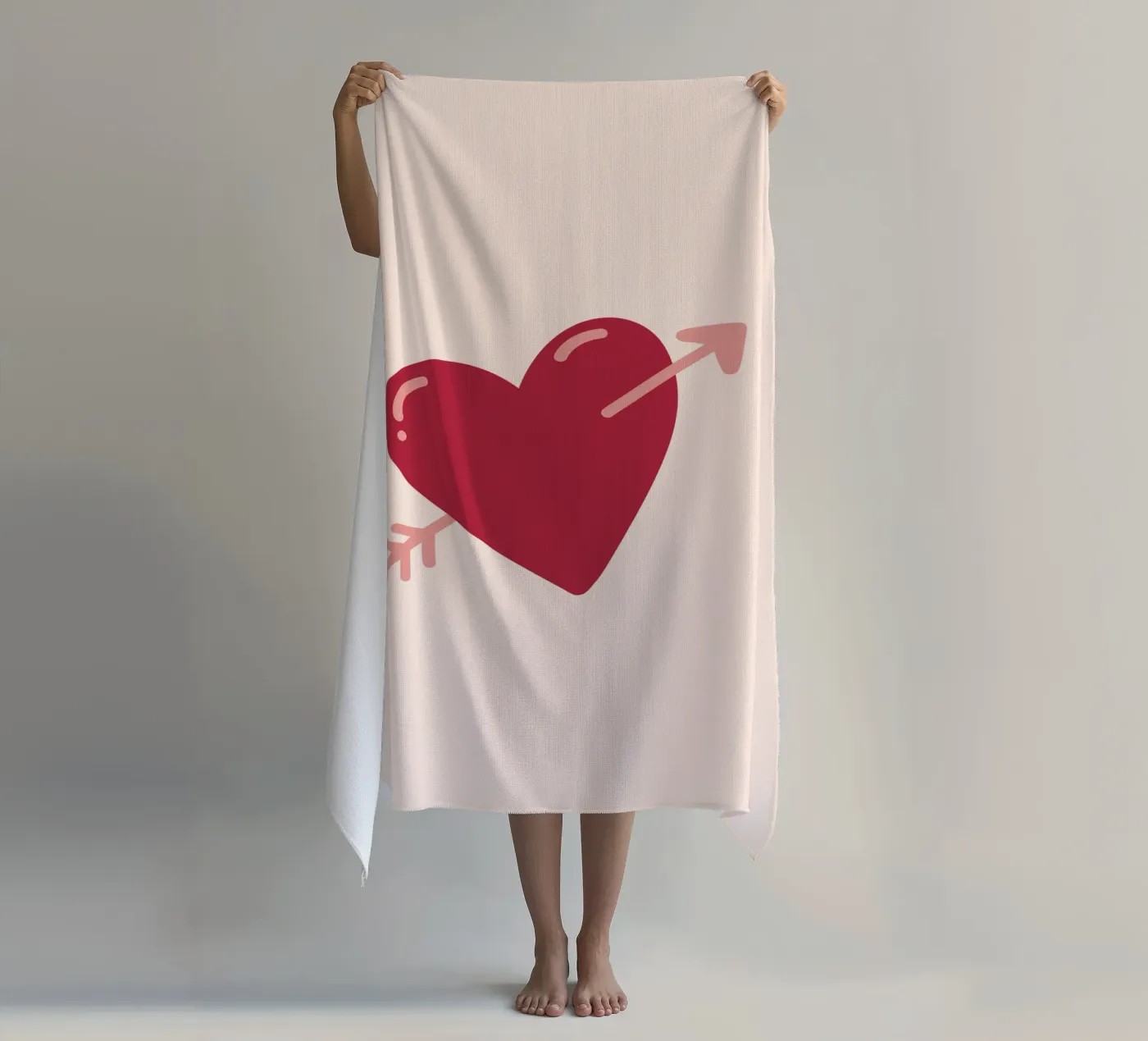 Cuore con freccia telo mare da Illustration Raissa Oltmanns