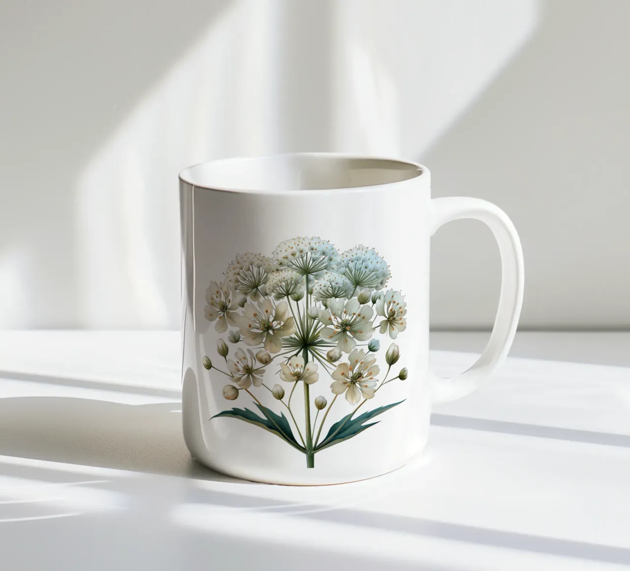 Fiore in pizzo Queen Annes tazza in ceramica da Bold Blooms