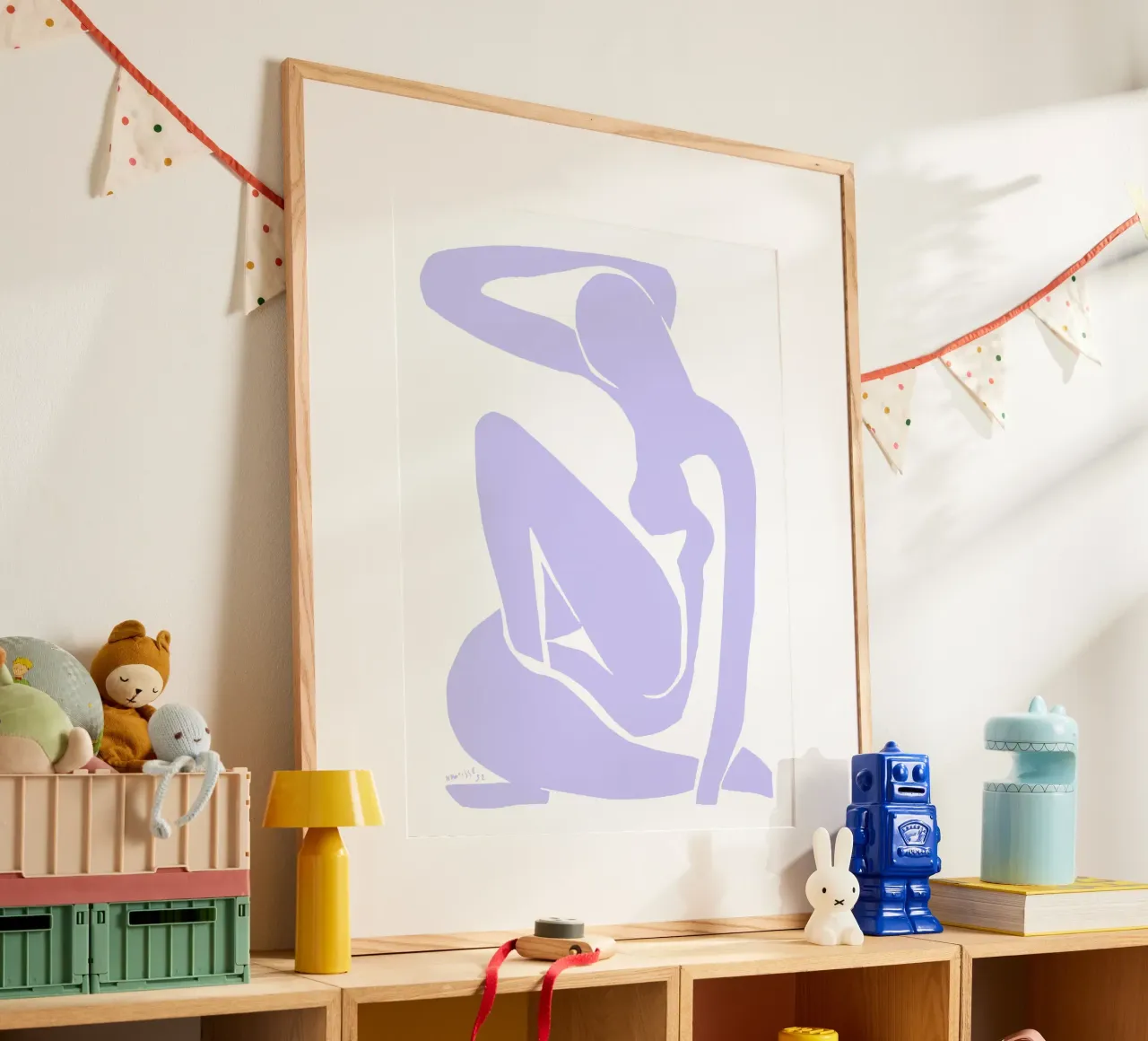 Matisse Ausschnitt - Eleganter Scherenschnitt in Pastell Poster mit Kunststoffrahmen von SMPLE