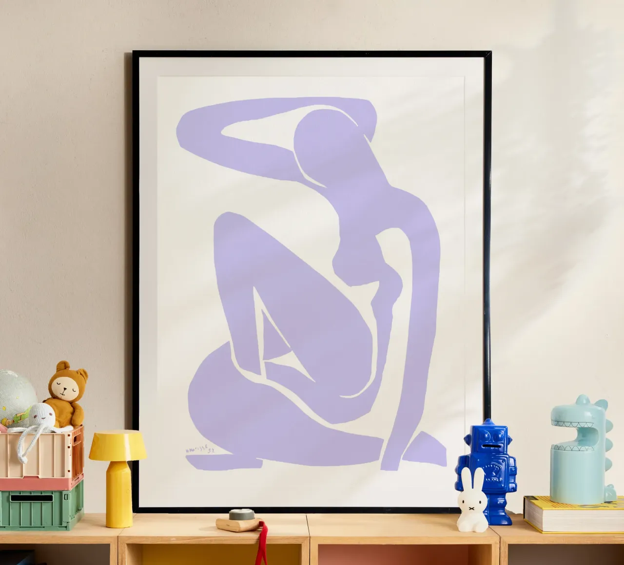 Matisse Ausschnitt - Eleganter Scherenschnitt in Pastell Poster mit Kunststoffrahmen von SMPLE