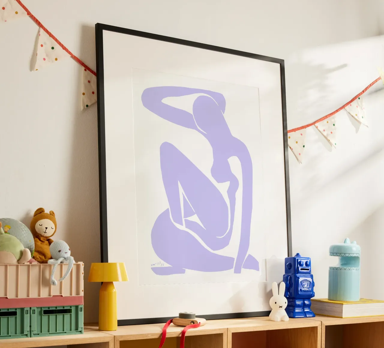 Matisse Ausschnitt - Eleganter Scherenschnitt in Pastell Poster mit Kunststoffrahmen von SMPLE