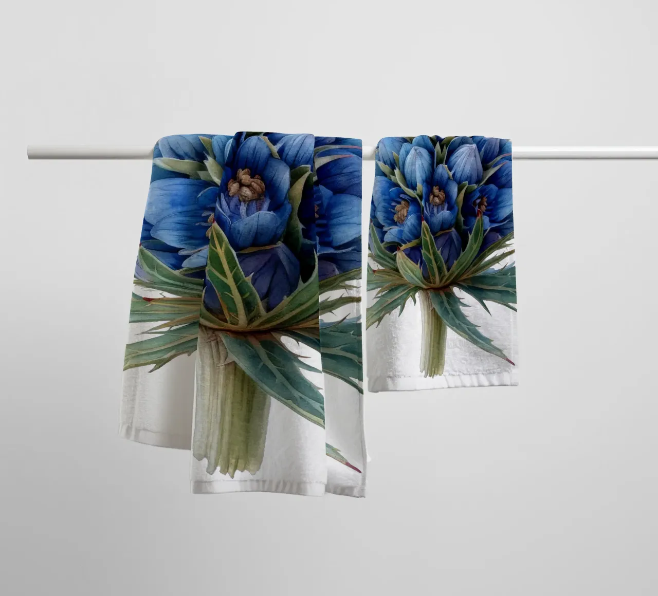 Flor de acebo marino toalla de baño de Bold Blooms