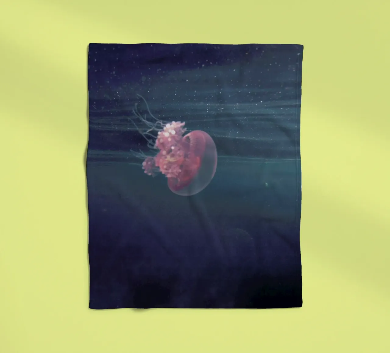 Dancing in the Water coperta in pile da Studio Nahili