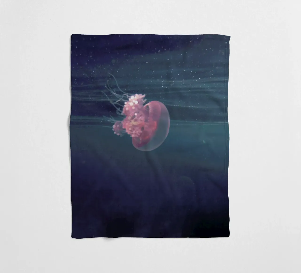 Dancing in the Water coperta in pile da Studio Nahili