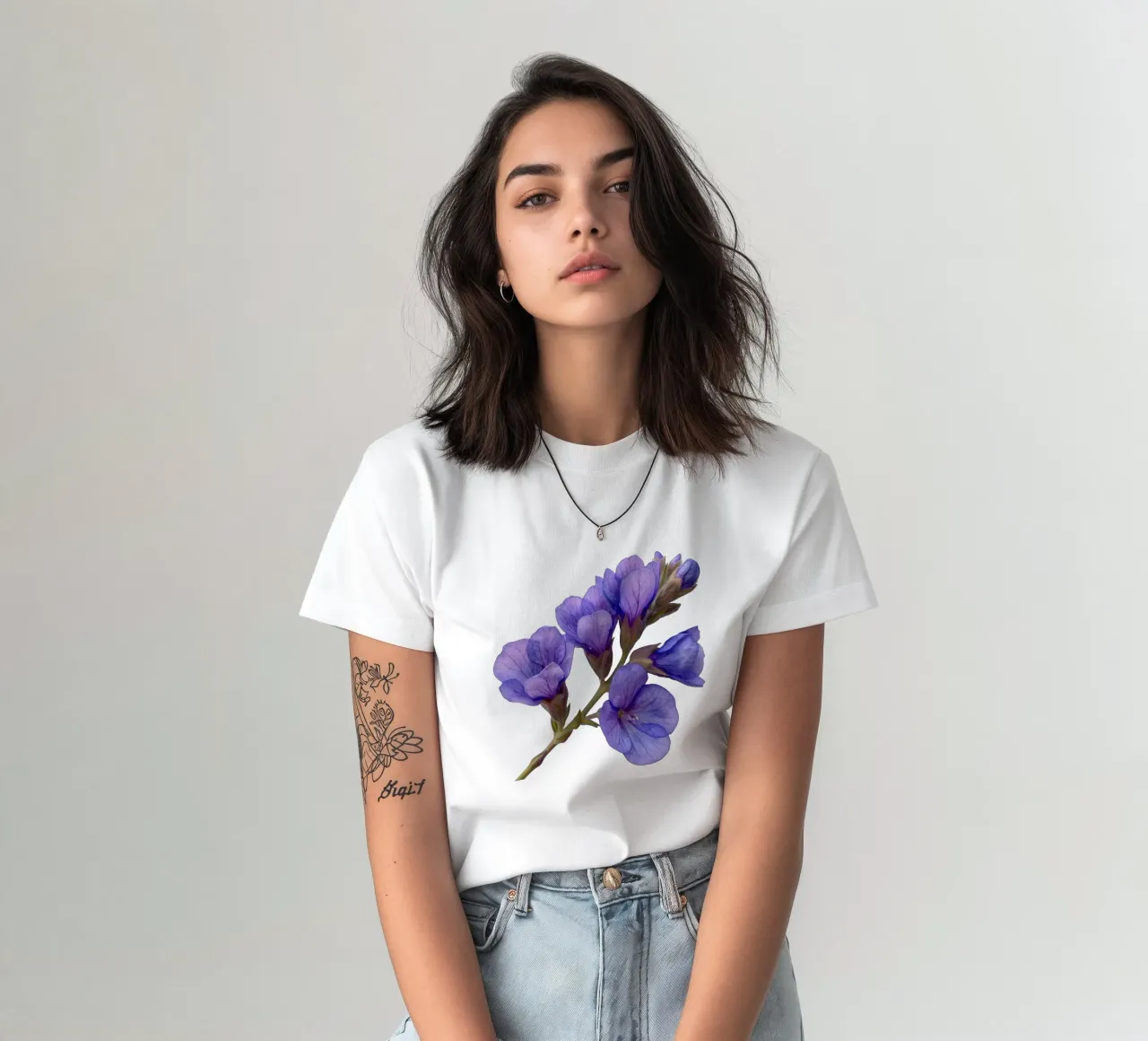 Fiore di statice t-shirt da Bold Blooms