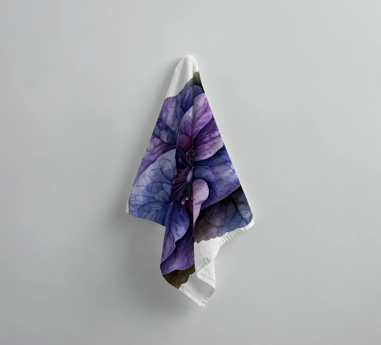 Violette Bloem badhanddoek van Bold Blooms