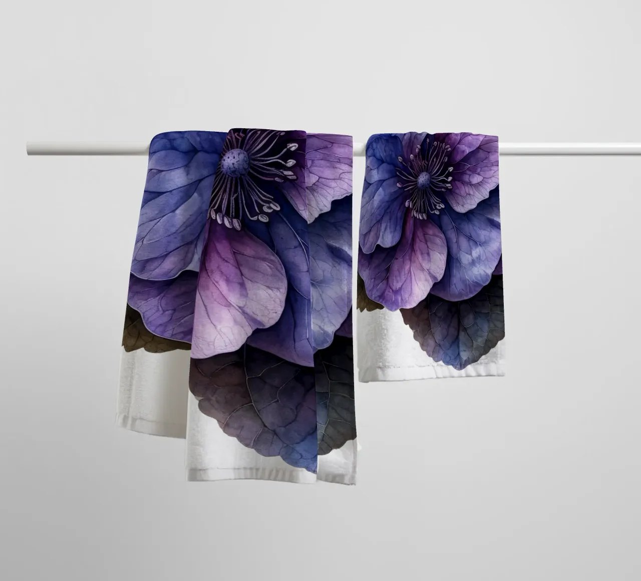 Violette Bloem badhanddoek van Bold Blooms