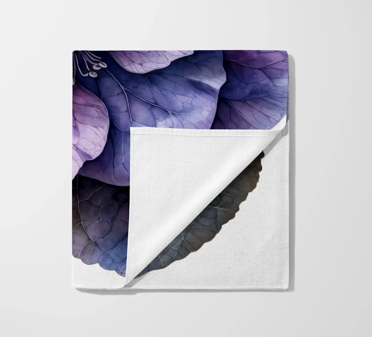 Fiore viola telo mare da Bold Blooms